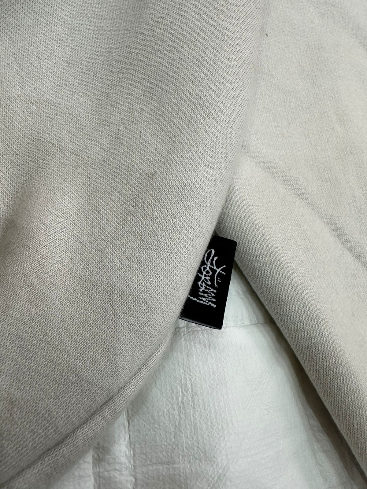 buzo hoodie dif x curva crema