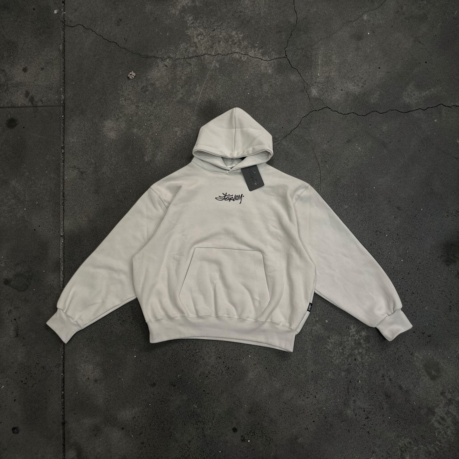 buzo hoodie dif x curva crema